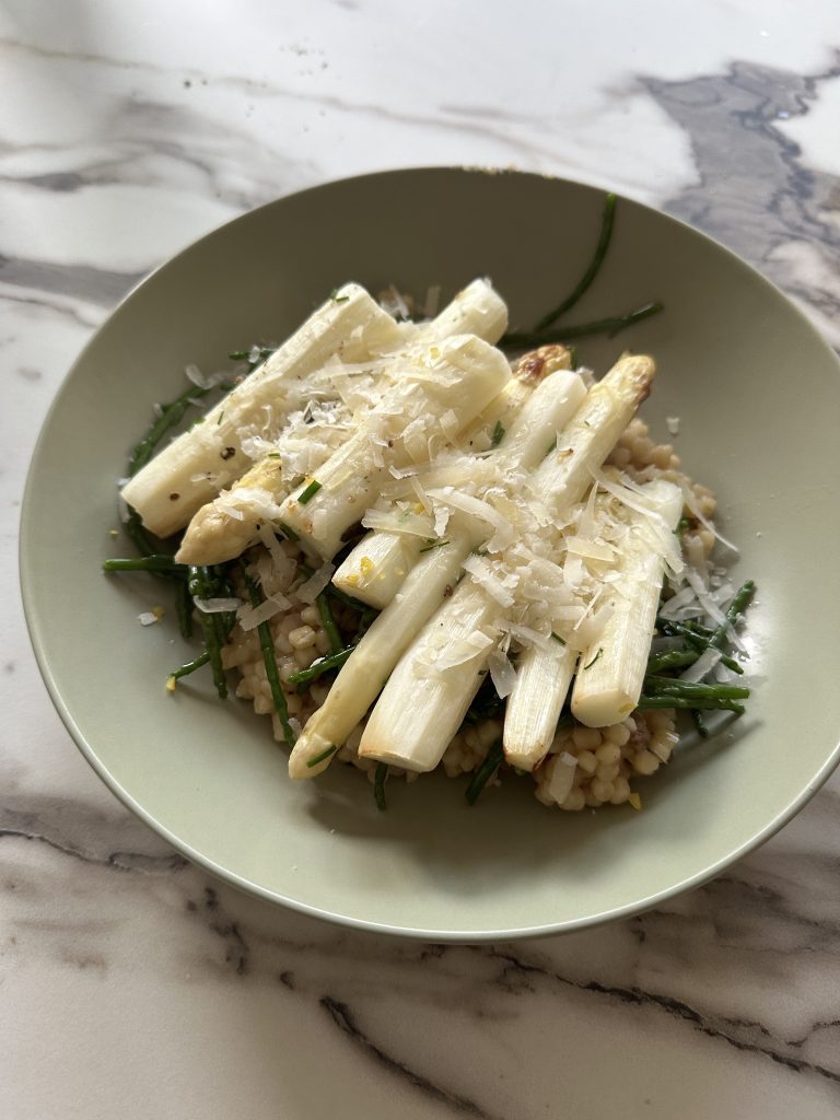 Fregola pasta met asperges